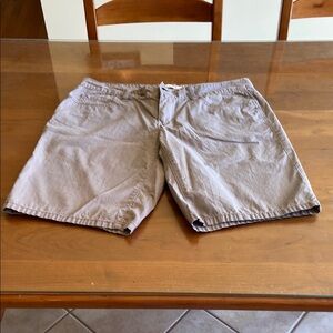 LOFT gray shorts. 100% Cotton. Very Lightweight and comfortable. EUC